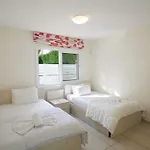 Protaras Serifos Sv7 100m Vom Entfernt By Interhome Case de vacanță *