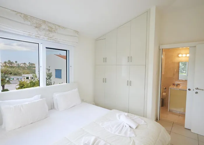 Protaras Serifos Sv7 100m Vom Entfernt By Interhome パラリムニ